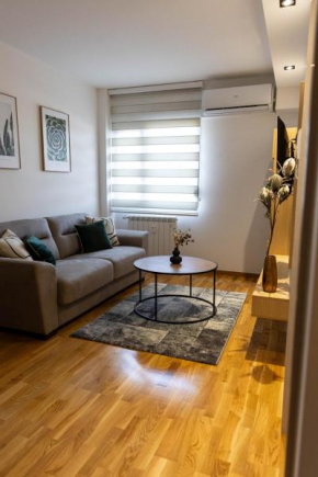 Aveny Lux Apartment
